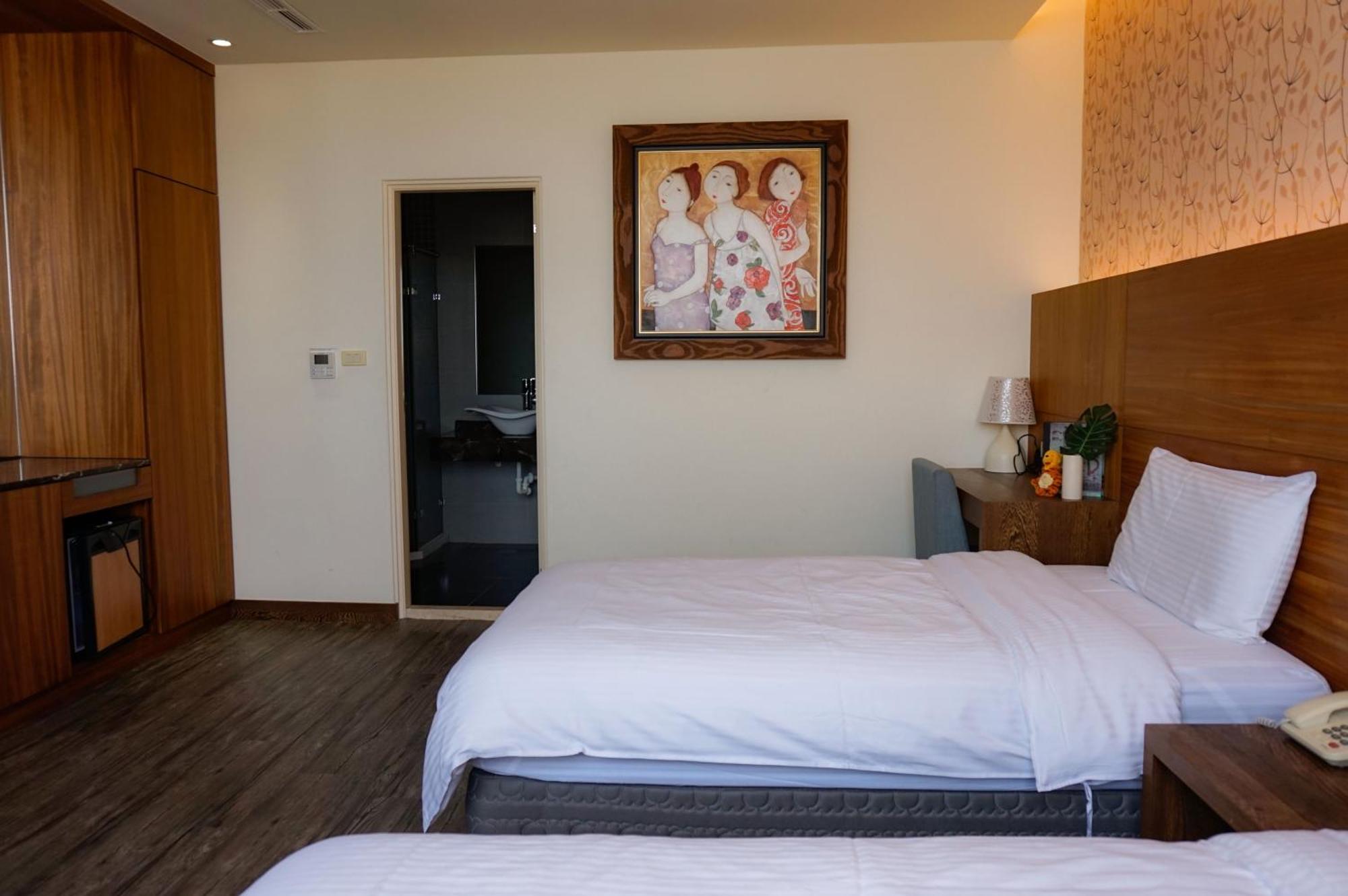 晶緻 Li Jing: Station-Front Stay with Complimentary Scooter Hualien City Room photo